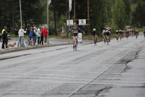 603413_10151895617695394_2046564376_n