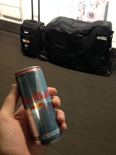 Rett før avreise åpner vi første boks i julekalenderen