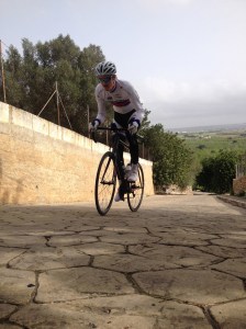 Får også testet noen heftige bakker her på øyen, her er bilde fra en liten jævel av en knekker