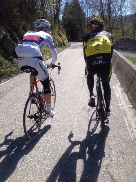 Har du muligheten ta med en venn, gjerne en som er bedre enn deg så du får litt matching. 