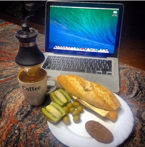 Så vet jo alle at sykkel er en hard idrett som krever veldig mange timer med hardt arbeid hver uke, derfor er det viktig å ta vare på seg selv litt med litt kvalitetstid/hvile. Lag deg en nydelig kopp kaffe, en kakebit, litt frukt og en god baguette. Sett på favorittserien din, enten det er Gossip Gril eller Vikings og vips du har en perfekt kveld foran deg.