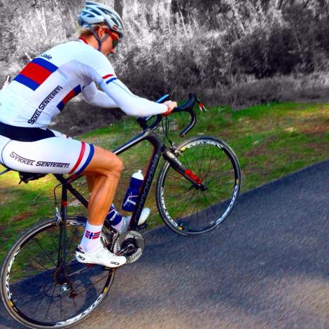 Øver meg på wheele, uten store forbedringer den siste uken, rekorden er vel ca 6 meter....