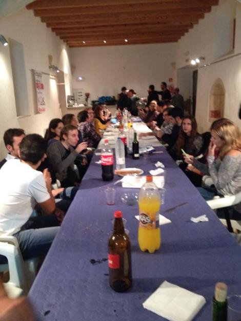 Spanske mosjonister fulle og halvfulle av rødvin, øl, brus osv osv