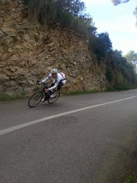 Sykler litt opp og ned for å møte/vente, det resulterer i noen flotte bilder fra de andre.