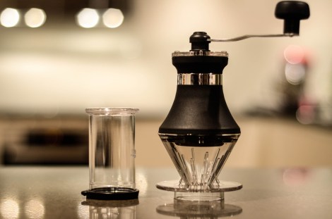 Enhver syklist med respekt for seg selv drikker kaffe. Når/hvor du drikker den er ikke så farlig bare du drikker det. Som syklist er jeg mye ute å reiser, men da er denne reise-kit pakken den perfekte løsningen.