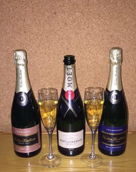 Jeg og Sivert fikset selvfølgelig noe godt i glasset til nyttåersaften som ble feiret sammen med våre nye Polske venner.