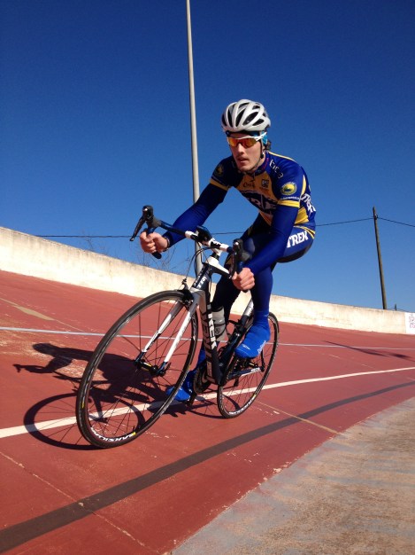 Her er Brolle-gutt under en av sine 4km intervaller inne på velodromen