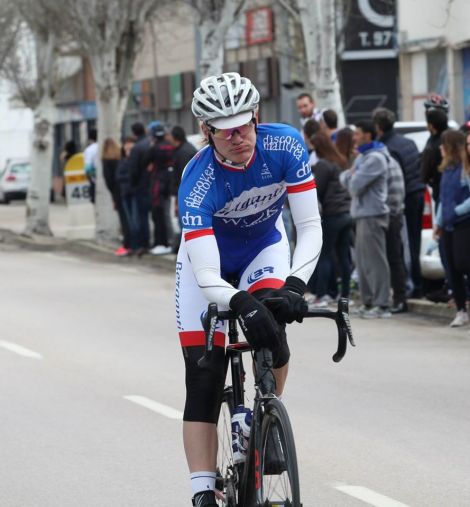 Slik ser en skuffet Dan ut over målstreken, den eneste trøsten jeg tar med meg er at jeg er sterkere enn i fjor og jeg blir bare bedre .Foto: Peña Ciclista Establiments