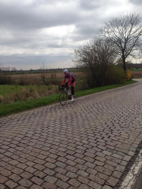 Fikk også smake på litt belgisk brostein i dag, men i morgen venter en 6 timers langtur med innlagte bakkedrag i kjente klassiker bakker fra Ronde van Vlaanderen