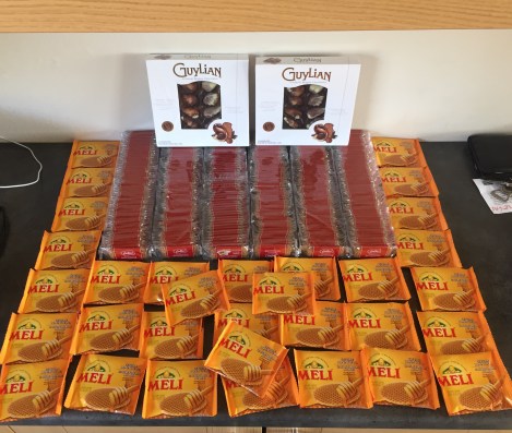 Jeg har også gått til innkjøp av 300 små kjekt og ca veldig mange honning-kjeks + litt sjokolade... Så #FettErFart, nå er det bare å passe seg fremover:)