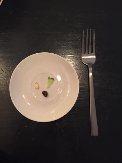 Selv om det ventet mye bakker i kommende ritt lar jeg ikke det gå utover kostholdet, i dag for eksempel, unnet jeg meg en 3 retters middag som du ser bilde av her :) Spares ikke på noe her i gården altså :)