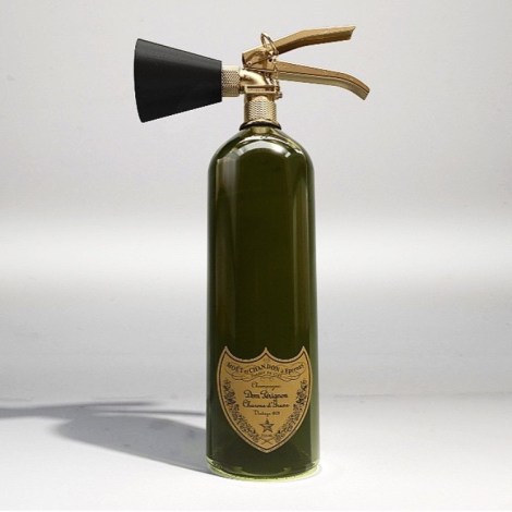 Jeg ble også tipset av Sivert denne uken om innkjøp av sikkerhetsredskap til huset. Jeg setter jo sikkerhet veldig høyt så skal shoppe inn litt brannslukningsutstyr av denne typen fremover