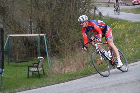 Det gikk som det måtte gå, etter 50 km var det slutt, jeg klarte etterhvert ikke å tette lukene som ble foran meg å ødela for meg selv. 