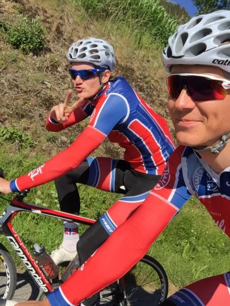 Uten tvil god stemning under dagens mosjonstur...!!! Sol og medvind i alle retninger :)