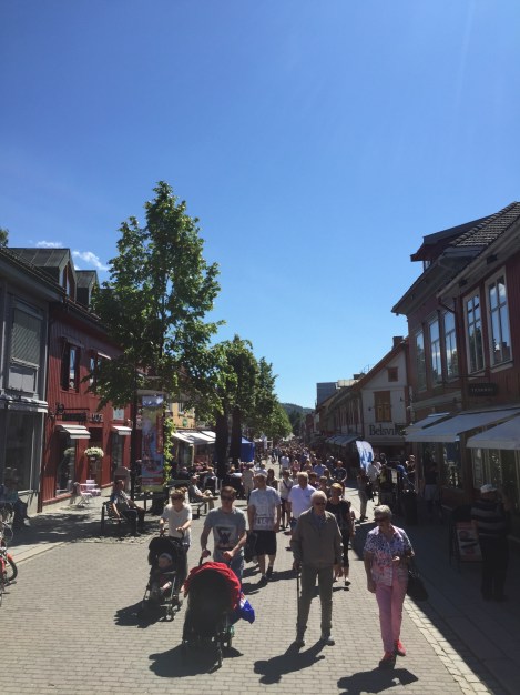 Sist jeg tuslet rundt her var det veldig kaldt, 80% av konkurrentene mine var ikke født enda og det var litt flere folk. Men selv om det er lenge siden OL i 1994 vet folk å lage god stemning.