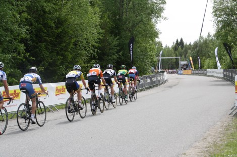 Etter at Simen var plassert trygt fremme i front sa kroppen takk for seg, jeg trillet i mål litt over 1 min bak vinneren Filip Eidsheim