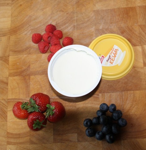 Kjøp inn dette, gjerne andre frukter og bær hvis dette er ønskelig!