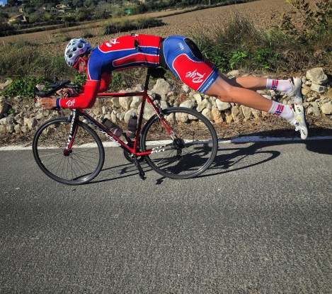 Jeg er også ute å sykler, her skulle jeg prøve å fly litt men som dere ser er ikke stilen helt 100%