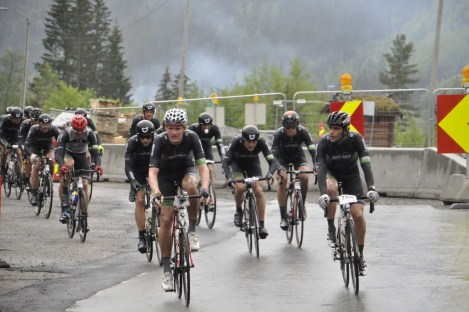 Vi kjempet oss gjennom timevis med regn, men med humøret på topp og rekord i siktet lot vi oss ikke stoppe. Foto: Bixi